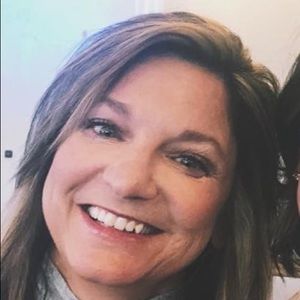 Meet your Posher, Robyn